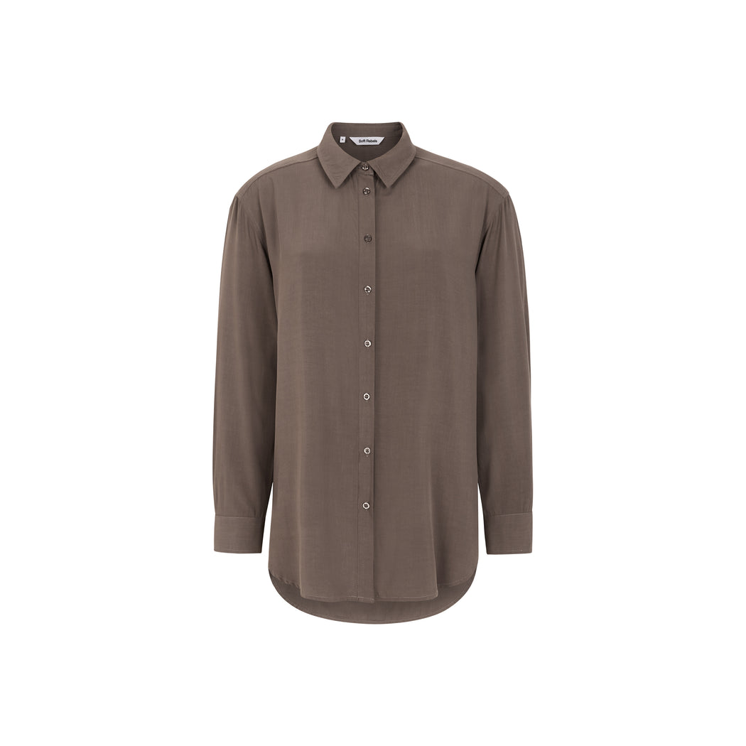 Skjorte model Freedom loose shirt fra Soft Rebels