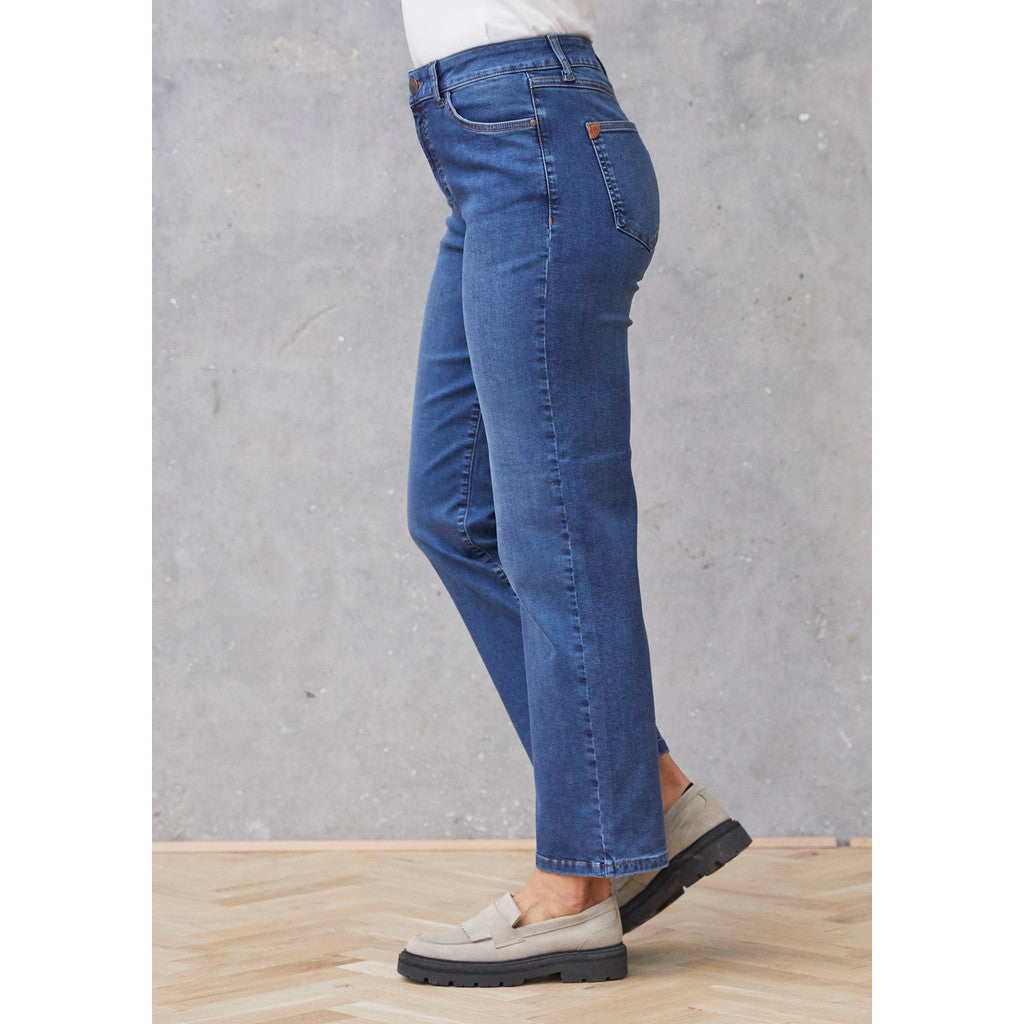 Jeans model Lido straight long jeans fra Isay