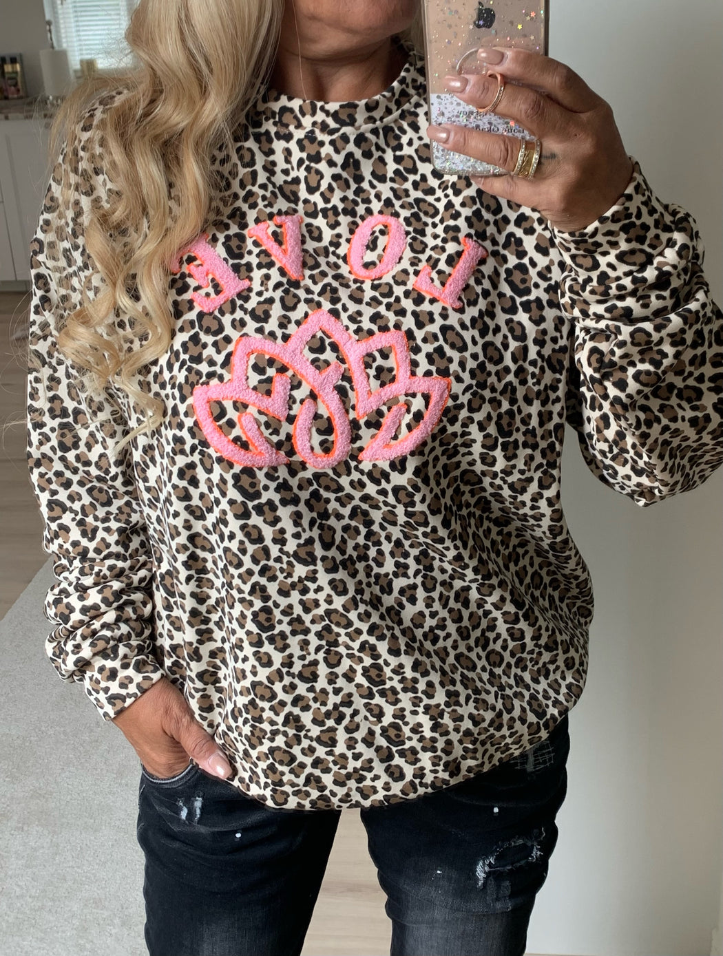 Sweatshirt ovrsized i leo fra BoHo Love