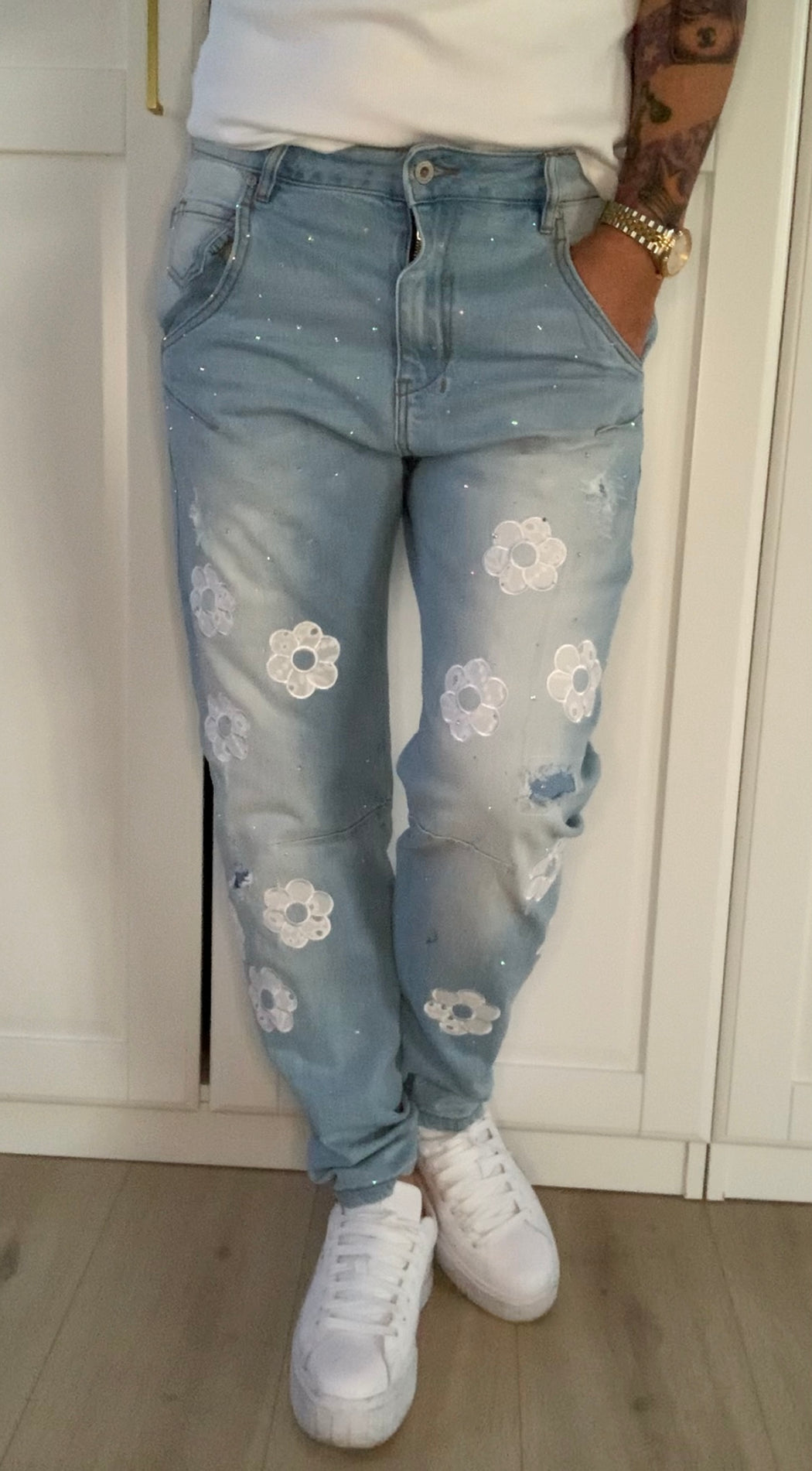 Jeans med blomster og simili model Shine fra Define