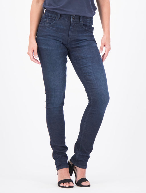 Jeans model Caro slim Shelter Denim dark used fra Garcia